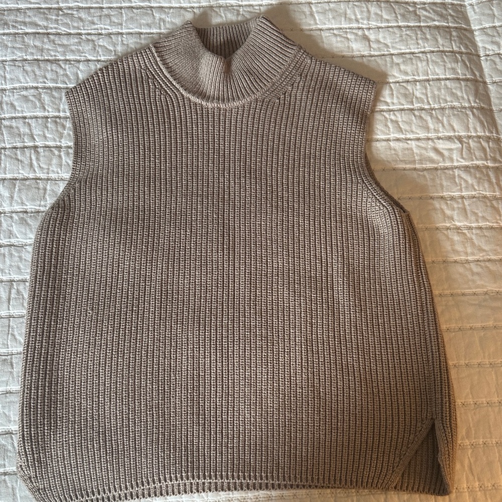 Abercrombie & Fitch Taupe Sleeveless Turtleneck Sweater